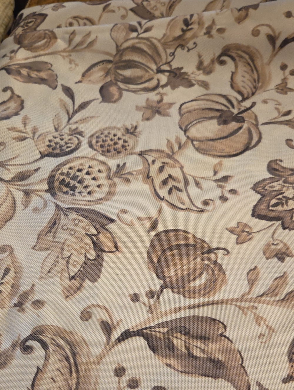 Neutral Pumpkin Floral Table Cloth 60x120